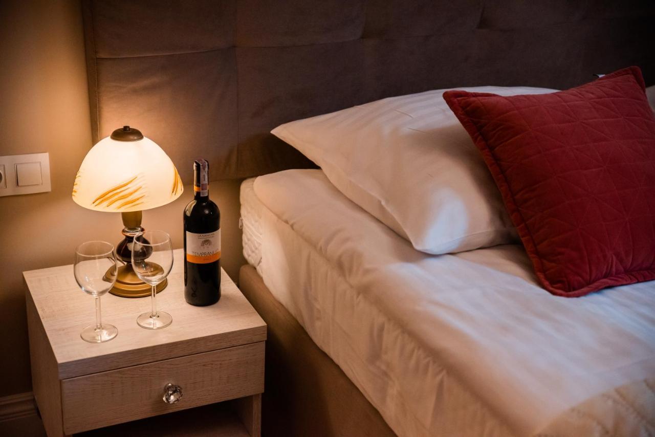 Old Town Boutique Rooms Люблин Экстерьер фото